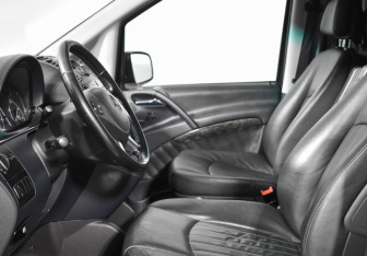 Подержанный автомобиль Mercedes-Benz Viano 2013 года (10 фото)