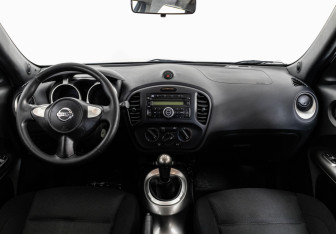 Подержанный автомобиль Nissan Juke 2012 года (10 фото)