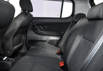 Подержанный автомобиль Skoda Fabia Hatchback 2010 года (12 фото)
