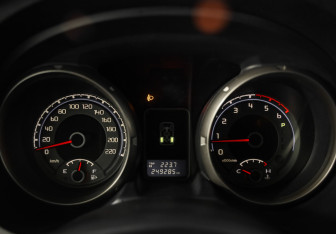 Подержанный автомобиль Mitsubishi Pajero 2011 года (12 фото)