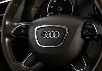 Подержанный автомобиль Audi Q5 2012 года (12 фото)