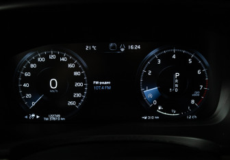 Подержанный автомобиль Volvo V90 Cross Country 2020 года (12 фото)