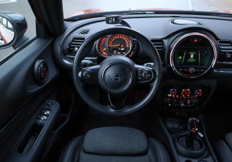 Подержанный автомобиль MINI Clubman Wagon 2019 года (11 фото)