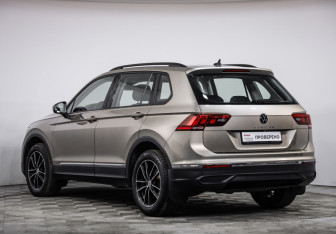 Подержанный автомобиль Volkswagen Tiguan 2021 года (7 фото)