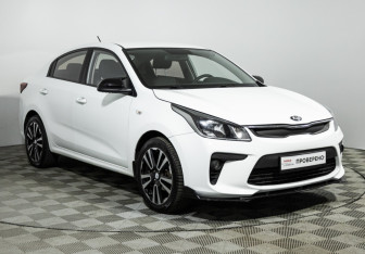 Подержанный автомобиль Kia Rio Sedan 2017 года (3 фото)