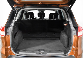 Подержанный автомобиль Ford Kuga 2014 года (18 фото)