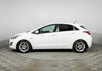 Подержанный автомобиль Hyundai i30 Hatchback 2013 года (8 фото)