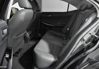 Подержанный автомобиль Lexus IS Sedan 2019 года (12 фото)