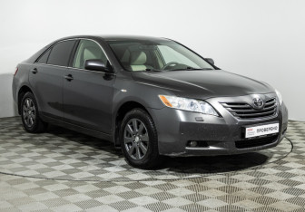 Подержанный автомобиль Toyota Camry Sedan 2006 года (3 фото)