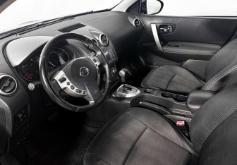 Подержанный автомобиль Nissan Qashqai 2010 года (9 фото)