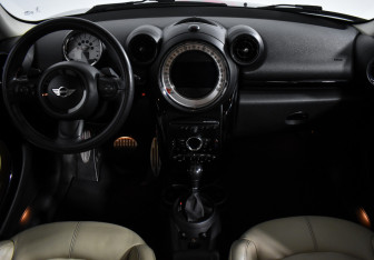 Подержанный автомобиль MINI Countryman 2013 года (14 фото)