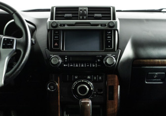 Подержанный автомобиль Toyota Land Cruiser Prado 2014 года (14 фото)