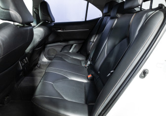 Подержанный автомобиль Toyota Camry Sedan 2018 года (10 фото)