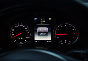 Подержанный автомобиль Mercedes-Benz GLC Coupe 2018 года (13 фото)