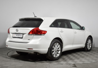 Подержанный автомобиль Toyota Venza 2009 года (5 фото)