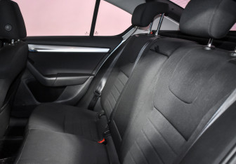 Подержанный автомобиль Skoda Octavia Liftback 2016 года (12 фото)