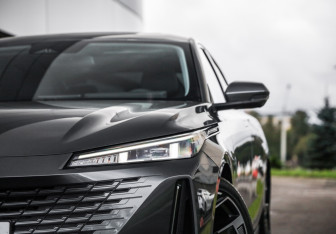 Подержанный автомобиль Changan Lamore 2024 года (2 фото)