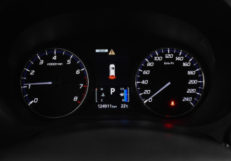 Подержанный автомобиль Mitsubishi Outlander 2022 года (24 фото)