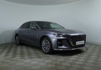 Подержанный автомобиль Hongqi H5 2024 года (3 фото)