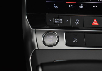 Подержанный автомобиль Audi A6 Sedan 2020 года (17 фото)
