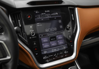 Подержанный автомобиль Subaru Outback Wagon 2022 года (17 фото)