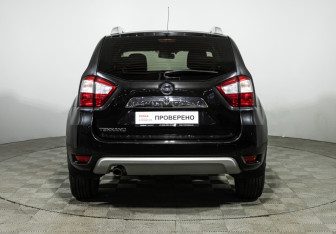 Подержанный автомобиль Nissan Terrano 2018 года (6 фото)