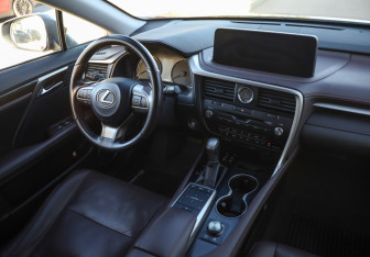 Подержанный автомобиль Lexus RX 2020 года (10 фото)