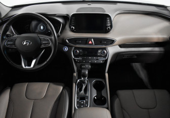 Подержанный автомобиль Hyundai Santa Fe 2019 года (14 фото)