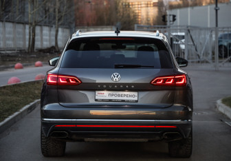 Подержанный автомобиль Volkswagen Touareg 2020 года (6 фото)