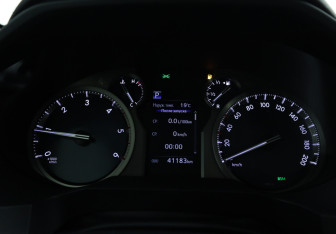 Подержанный автомобиль Toyota Land Cruiser Prado 2019 года (17 фото)