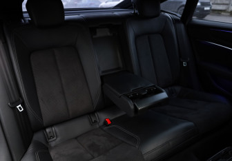 Подержанный автомобиль Audi A7 2018 года (28 фото)