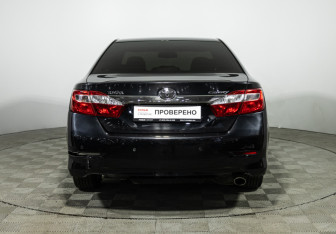 Подержанный автомобиль Toyota Camry Sedan 2014 года (6 фото)