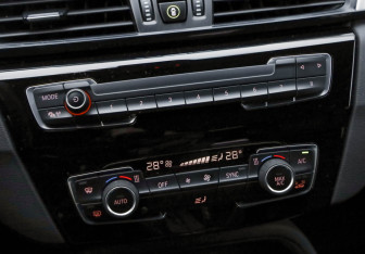 Подержанный автомобиль BMW X1 2019 года (20 фото)