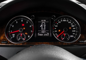 Подержанный автомобиль Volkswagen Passat CC 2011 года (17 фото)