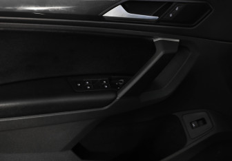 Подержанный автомобиль Volkswagen Tiguan 2019 года (21 фото)