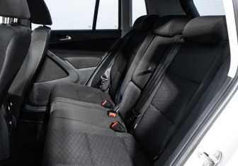 Подержанный автомобиль Volkswagen Tiguan 2011 года (10 фото)