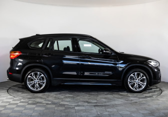 Подержанный автомобиль BMW X1 2017 года (6 фото)