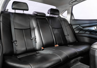 Подержанный автомобиль Infiniti M Sedan 2012 года (27 фото)