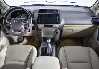 Подержанный автомобиль Toyota Land Cruiser Prado 2022 года (13 фото)