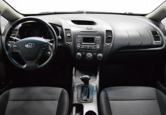Подержанный автомобиль Kia Cerato Sedan 2013 года (14 фото)
