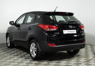 Подержанный автомобиль Hyundai ix35 2013 года (7 фото)