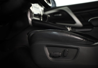 Подержанный автомобиль Mitsubishi Pajero Sport 2018 года (23 фото)