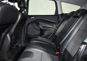 Подержанный автомобиль Ford Kuga 2015 года (12 фото)