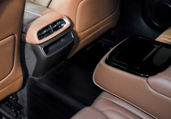 Подержанный автомобиль Genesis G80 2021 года (14 фото)