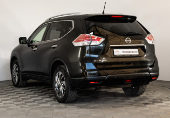 Подержанный автомобиль Nissan X-Trail 2016 года (9 фото)