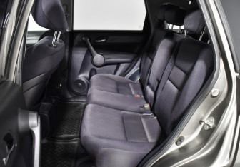 Подержанный автомобиль Honda CR-V 2007 года (11 фото)