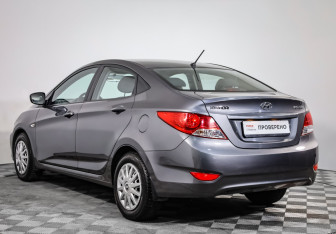 Подержанный автомобиль Hyundai Solaris Sedan 2011 года (7 фото)