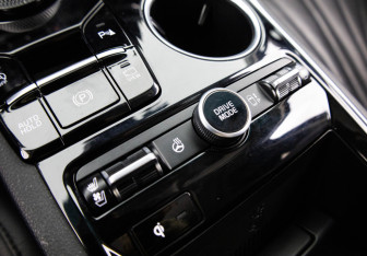 Подержанный автомобиль Kia K5 2020 года (18 фото)