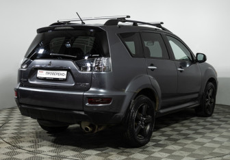Подержанный автомобиль Mitsubishi Outlander 2012 года (5 фото)