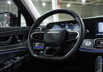 Подержанный автомобиль Jaecoo J8 2024 года (15 фото)